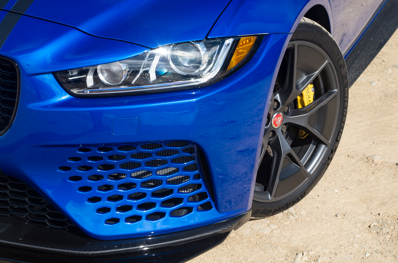 Illustration for article titled Jaguar Will Sell You a Mashup of a Hellcat and an Evo But It’ll Cost $187,500